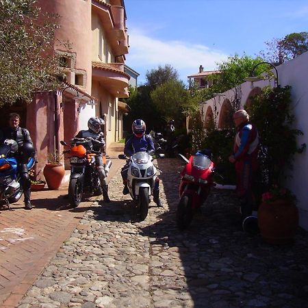 Locanda Tipica Sa Corte Oliena Exteriör bild