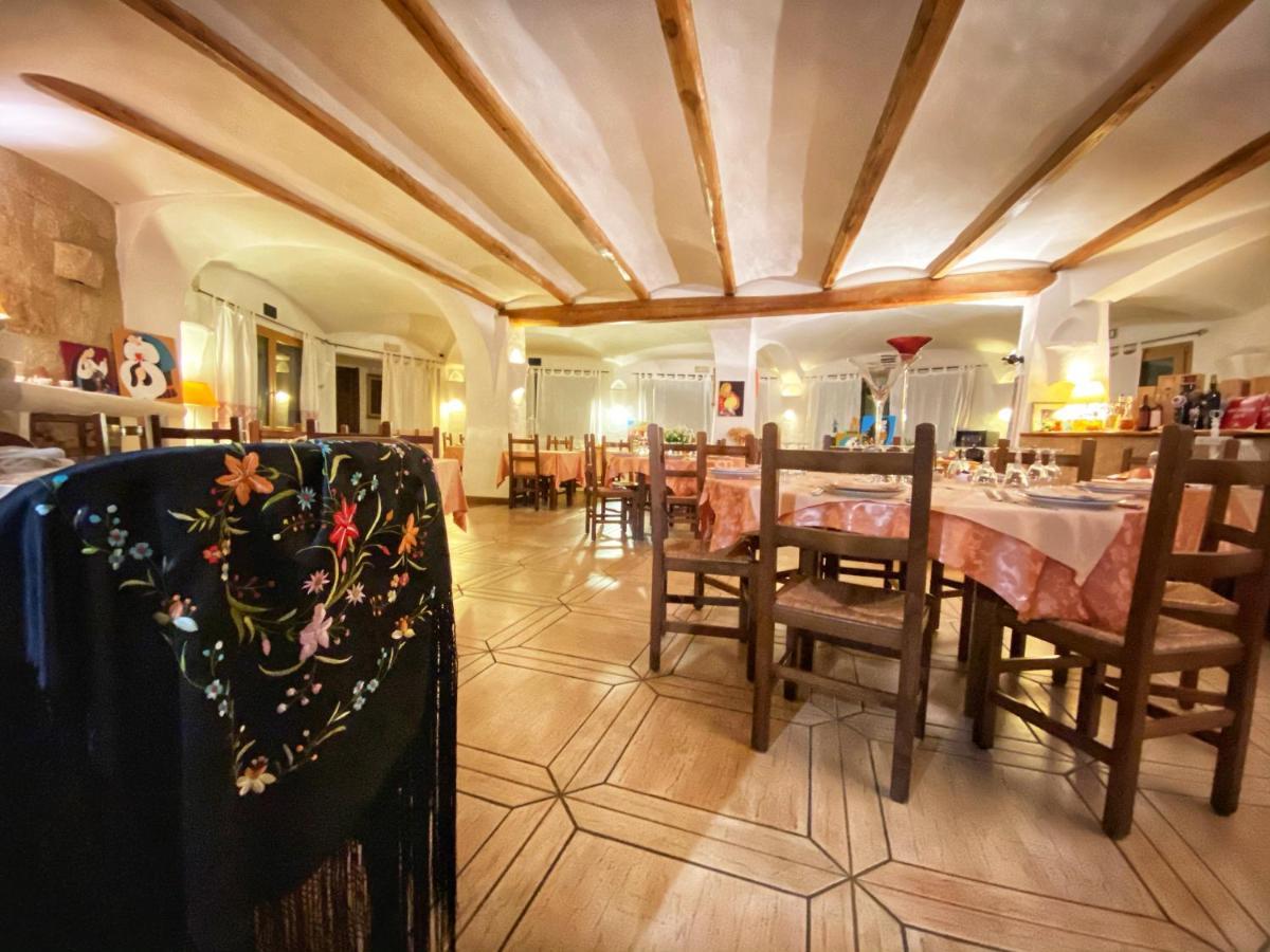 Locanda Tipica Sa Corte Oliena Exteriör bild