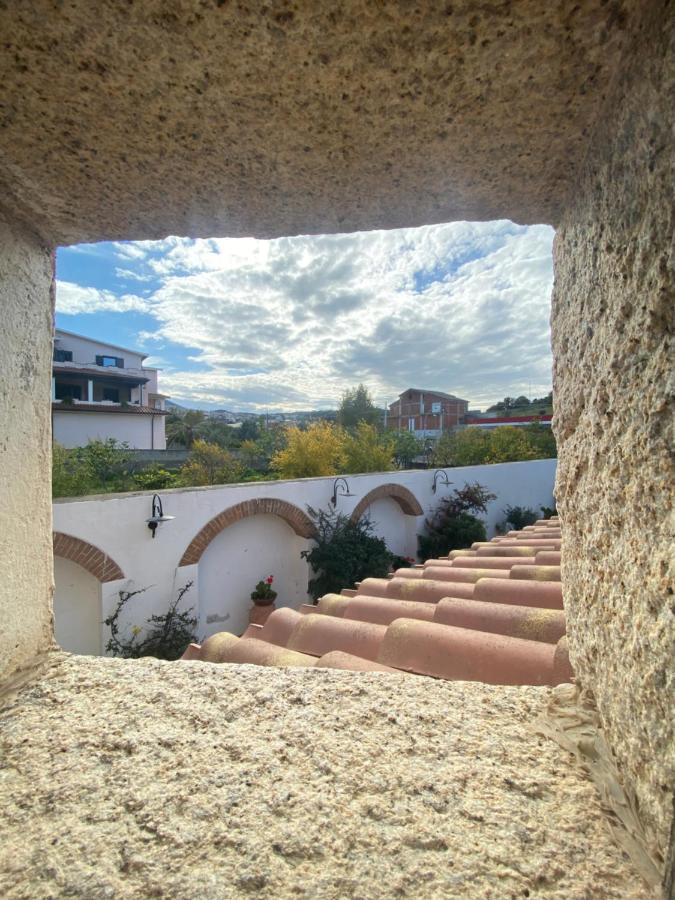 Locanda Tipica Sa Corte Oliena Exteriör bild