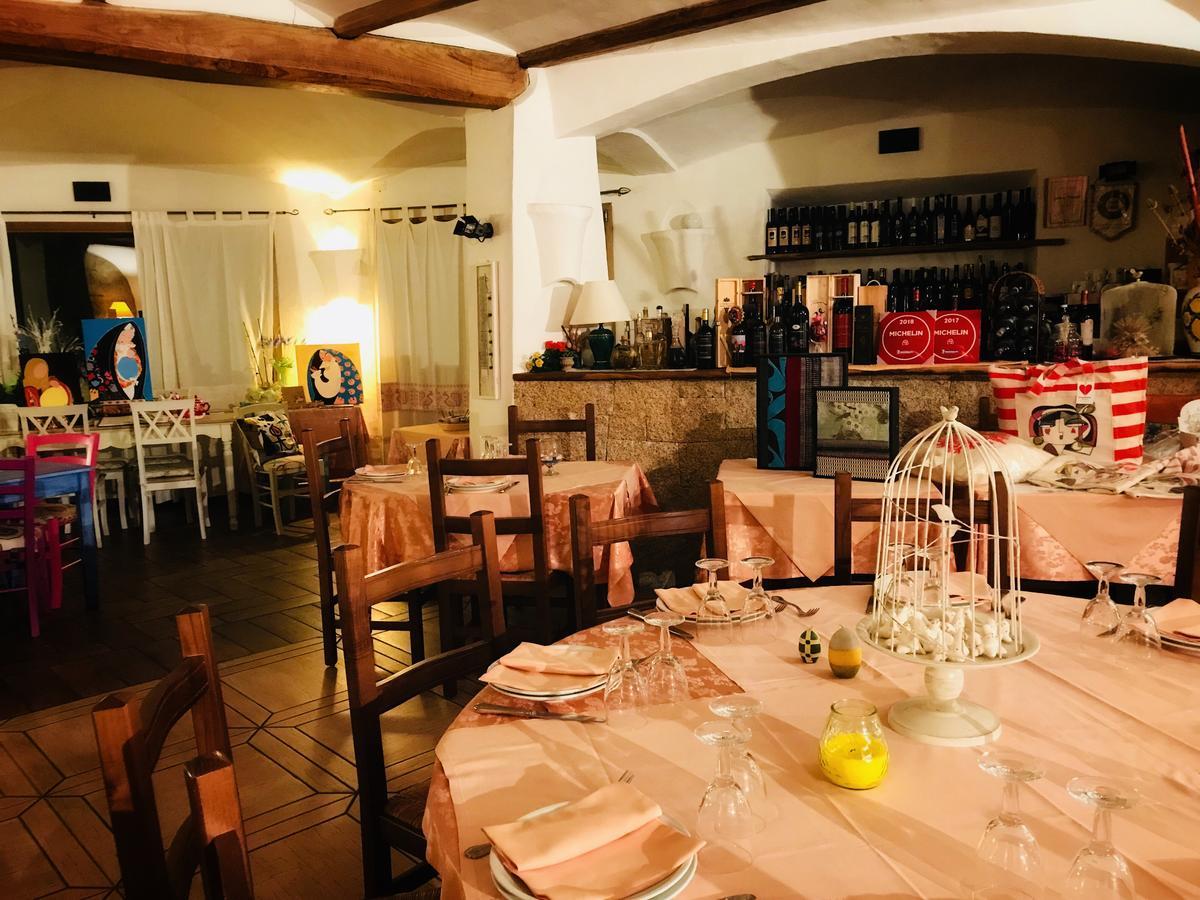 Locanda Tipica Sa Corte Oliena Exteriör bild