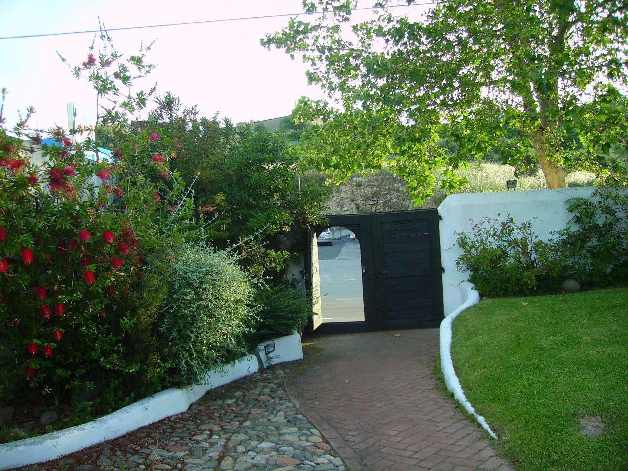 Locanda Tipica Sa Corte Oliena Exteriör bild